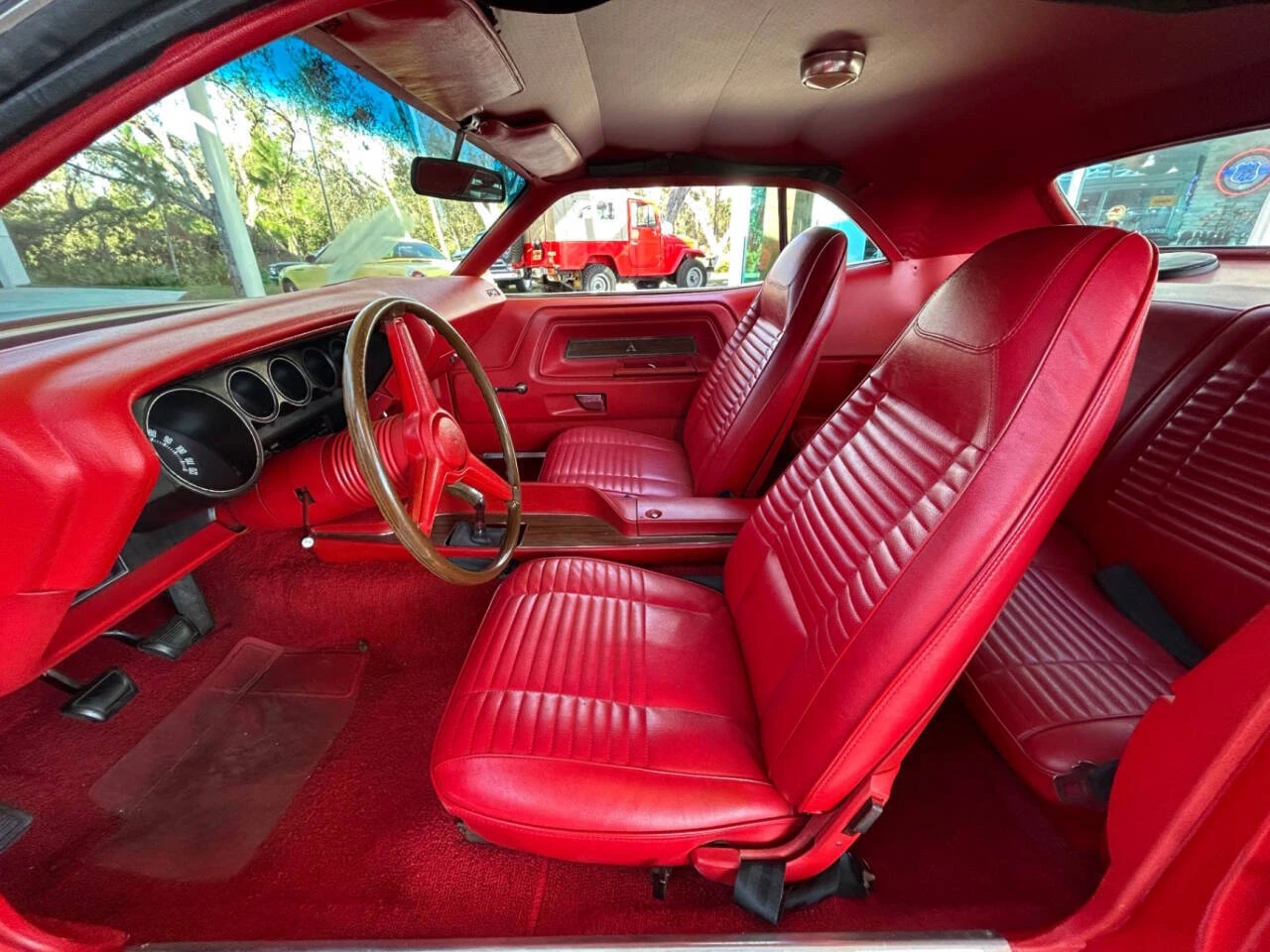 1970 Dodge Challenger-r/t interior